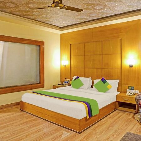 Treebo The Royal Cm, 4 Km From City Palace Jaipur Exterior foto