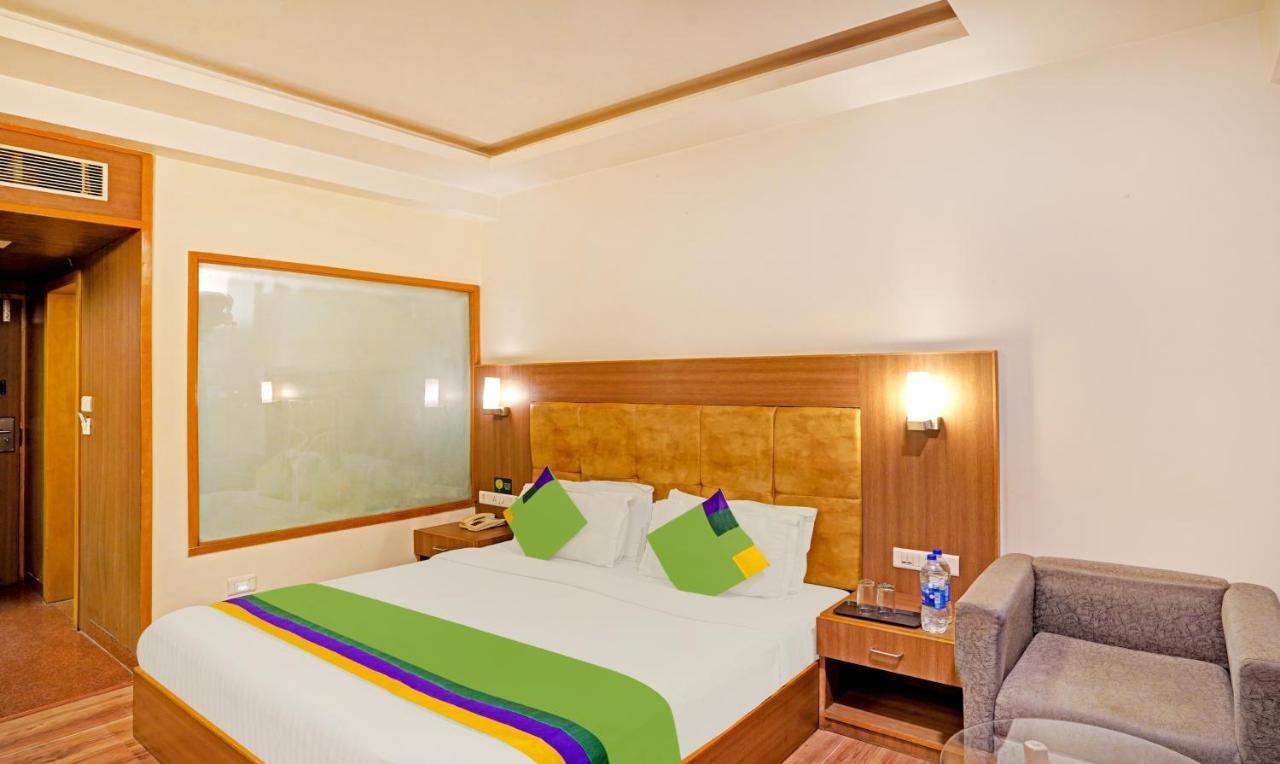 Treebo The Royal Cm, 4 Km From City Palace Jaipur Exterior foto